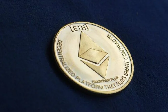 Прогноз аналитика Teng по развитию рынка bitcoin на 2025 год является более оптимистичным, чем его предположения об этом активном на 2024 год. Согласно исследованиям эксперта, следующий год должен стать ярким периодом роста стоимости этой криптовалюты, основными факторами чего станут положительное состояние мировой экономики и лучшие условия для разработки и использования криптовалют. Btc