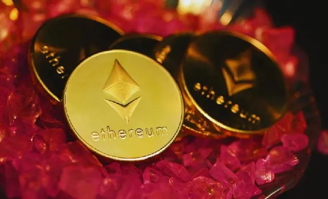 За 24 часа ETH подешевел на 5 % из-за давления продаж на фоне отчета о занятости в США. Eth