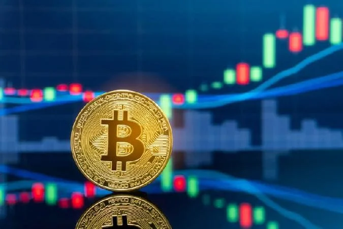Биткоин (BTC) начал терять часть своего бычьего импульса последних недель, но один известный криптовалютный аналитик очень оптимистично смотрит на цену в ближайшие месяцы и годы и говорит, что она может даже достичь уровня $10000. Btc