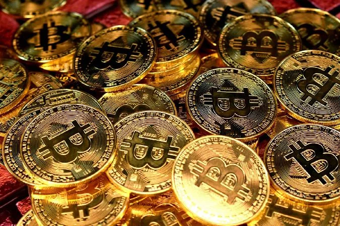 Поскольку эти инвесторы, как известно, не продают, любое новое предложение, которое они накапливают, также может стать неликвидным в будущем. Поэтому покупка у этих HODL, в частности, может быть бычьим признаком, так как говорит о том, что предложение актива на рынке потенциально сокращается. Btc