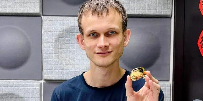 В день снижения биткойна в два раза участник программы Bitcoin Core Брайан Бишоп вызвался заменить Люка Дашжра на посту редактора Bitcoin Improvement Proposal (BIP). Хотя все началось как шутка, движение за смещение г-на Дашджра набирает обороты. Bitcoin