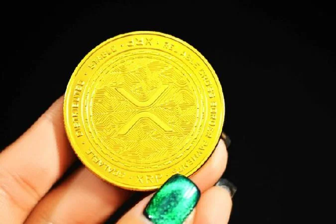 Цена родного токена XRP, Ledger XRP, в последние годы продолжает резко расти: после взлета почти до 2 долларов США в апреле 2021 года XRP пережил спад, заставивший инвесторов усомниться в его шансах на восстановление, и сейчас торгуется на уровне 0,52 доллара США, в то время как BTC стоит 62 000 долларов США. стоимость. Однако недавний анализ, проведенный рыночным аналитиком Джонатаном Картером, говорит о том, что XRP может находиться на пороге значительного отскока. Xrp