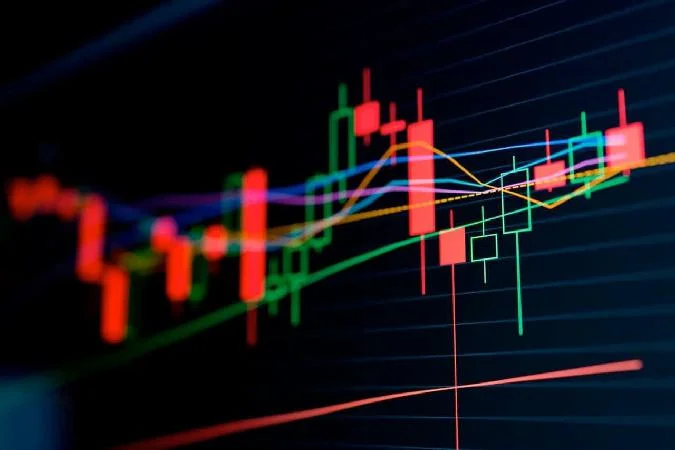 Криптоинсайдер получил прибыль в размере более 153 000 долларов США за 15 часов торговли в экосистеме Solana (SOL). Этот криптовалютный трейдер начал с покупки на 600 долларов и теперь владеет VibeCat (Minet) на сумму более 2,5 миллиона долларов. Solana