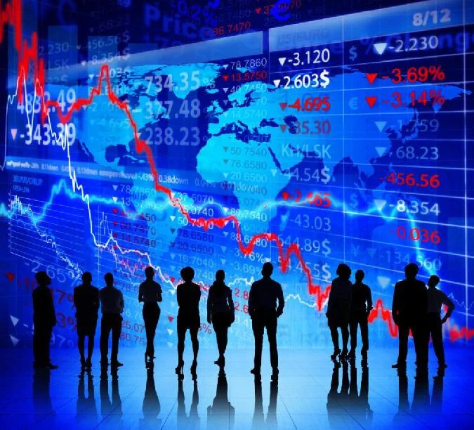 Wall Street si è ritirata dai massimi storici mentre lindice dei prezzi alla produzione di luglio è balzato dello 0,9% , registrando il più forte aumento mensile dal 2022 e sollevando le preoccupazioni sullinflazione. . Bitcoin