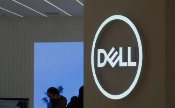 Аналитик Barclays Тим Лонг пересмотрел рейтинг Dell с «Перевес» до «Нейтральный» и уменьшил целевую стоимость акций с 603 до 574 долларов. . Akt