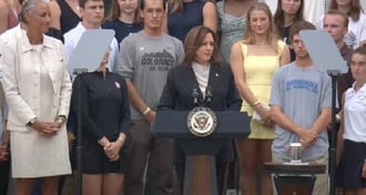 Tras la reciente decisión de la Reserva Federal de EE.UU. de reducir los tipos de interés a la mitad, algunos republicanos sugirieron que la decisión tenía motivaciones políticas para dar ventaja a la vicepresidenta Kamala Harris en la campaña de las elecciones presidenciales. Dar