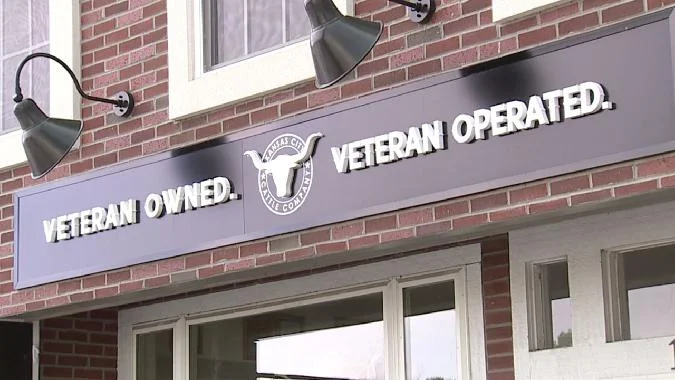 Компания Kansas City Cattle Company, известная своими премиальными продуктами из говядины вагю, объявила в среду на своем сайте X (бывший Twitter) о стратегическом решении принять биткоин в качестве основного резервного финансового актива. Решение компании-ветерана, известной своими всемирно известными изысканными хот-догами вагю, знаменует собой значительный поворот в сторону финансовых инноваций в связи с острой необходимостью решения проблемы снижения покупательной способности и роста затрат в отрасли. Btc