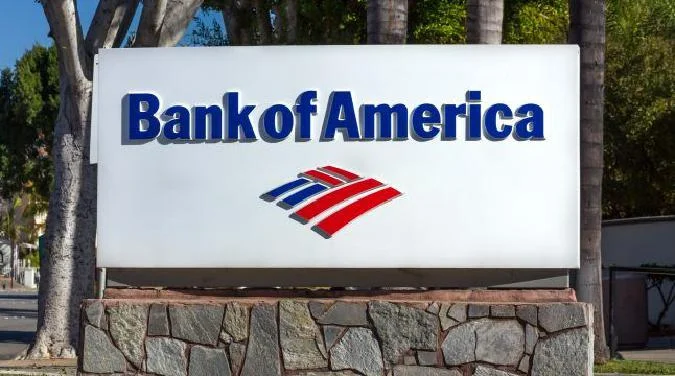 Bank of America (NYSE: BAC) registró un beneficio neto de 6.900 millones de dólares (0,81 dólares por acción diluida) en el tercer trimestre de 2024, frente a los 7. Dep
