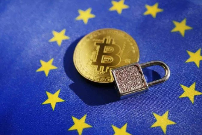 El regulador financiero de la Unión Europea, la Autoridad Europea de Valores y Mercados (AEVM), está estudiando la posibilidad de incluir criptomonedas como el bitcoin (BTC) en el vasto universo de inversión de la región. Bitcoin