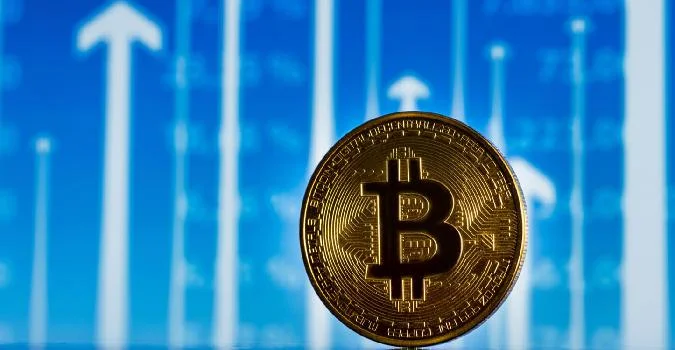 Bitcoin überschreitet erstmals die 100.000-Dollar-Marke und legt weiter zu - CoinJournal . Bitcoin