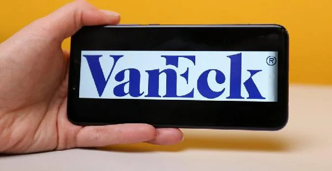 Die Vermögensverwaltungsgesellschaft VanEck beantragte am 2. Januar einen neuen börsengehandelten Fonds (ETF), der sich auf Infrastrukturunternehmen für digitale Vermögenswerte konzentriert . Solana