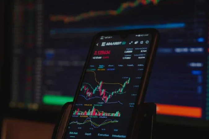 Der Preis von ADA, dem nativen Token des Cardano-Netzwerks, könnte um mehr als 50 Prozent auf 1,5 Dollar steigen, wenn es ihm gelingt, einen wichtigen Widerstand zu überwinden, dem er sich derzeit nähert. Ada