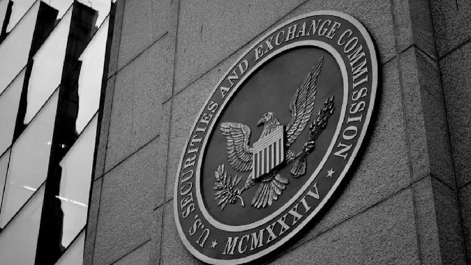 SEC cancels SAB 121: banks are now free to hold digital assets SAB 121 war eine vom ehemaligen SEC-Vorsitzenden Gary Gensler eingeführte Vorschrift, die von Unternehmen, die Kryptowährungen halten (wie Banken und Börsen), verlangte, diese Vermögenswerte als Verbindlichkeiten in ihren Bilanzen auszuweisen. Kryptowährungen