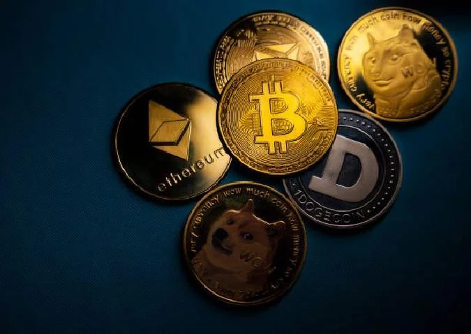 Dieser Artikel ist auch auf Spanisch verfügbar.  Bitcoin hat seine Dominanz auf diesem Markt noch nicht verloren, weshalb viele Anleger immer noch auf eine Altcoin-Saison hoffen. Angesichts der jüngsten Marktentwicklungen in diesem Zyklus besteht jedoch die Möglichkeit, dass die Altcoin-Rallye in dieser Saison ausbleibt. Ethereum