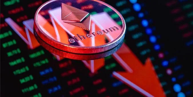 Auf dem breiteren Kryptowährungsmarkt führte Ethereum die Liquidationen von Kryptowährungen an, die sich innerhalb von 24 Stunden auf insgesamt mehr als 2,3 Milliarden Dollar durch 738. Ethereum