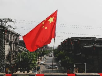 Cependant, le BTC est tombé brusquement sous la barre des 100 000 dollars aujourdhui après que les États-Unis aient imposé des droits de douane à la Chine. En réponse, le ministère chinois des finances a annoncé de nouvelles contre-mesures. Btc