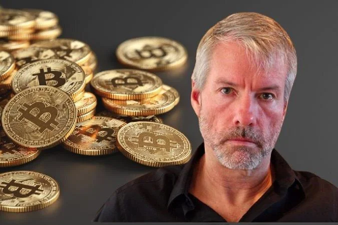 Michael Saylor schlug vor, dass die USA 1 Million Bitcoins zur strategischen Vorbereitung kaufen sollten. Er betonte, dass Bitcoin, und nicht alternative Kryptowährungen, der einzige universell anerkannte Vermögenswert für solche Reserven ist. Bitcoin