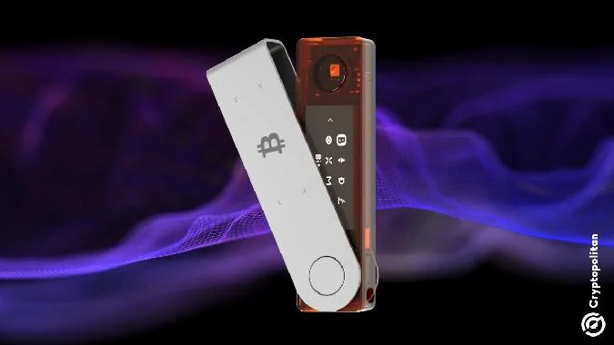 Ledger hat eine Sicherheitslücke in den Geldbörsen Trezor Safe 3 und Safe 5 entdeckt, die es Nutzern ermöglichen könnte, Gelder aus der Ferne zu stehlen. Trezor