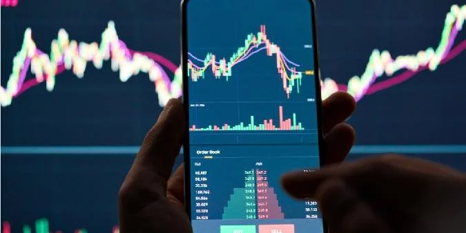 Strategy, früher bekannt als MicroStrategy, legte um mehr als 10 Prozent zu und notierte laut Nasdaq-Daten bei 335,72 Dollar pro Aktie. . Bitcoin