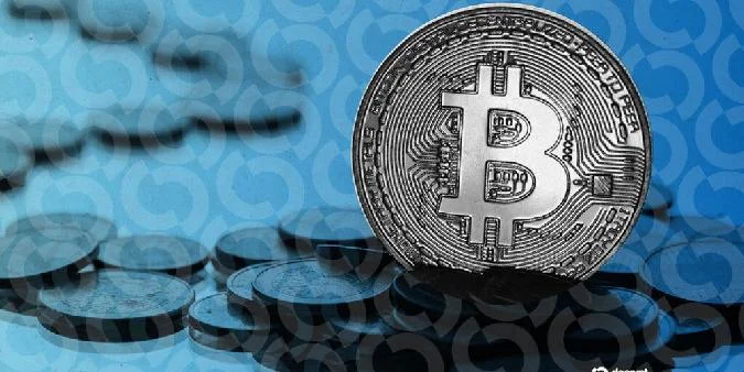 Quantum computers pose a threat to blockchain security by cracking private keys using Shors algorithm. Chains that use EdDSA, such as Solana and Sui, are easier to upgrade for quantum security. . Bitcoin