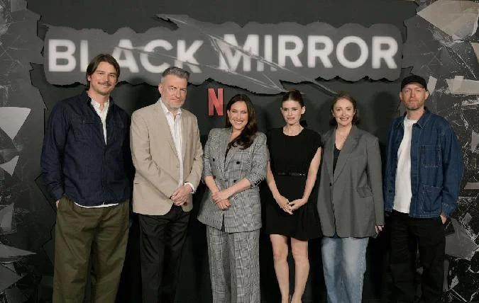 À la base du dernier projet se trouve Iris, un assistant numérique inspiré de divers épisodes de Black Mirror qui évalue, récompense et motive les utilisateurs. Nft