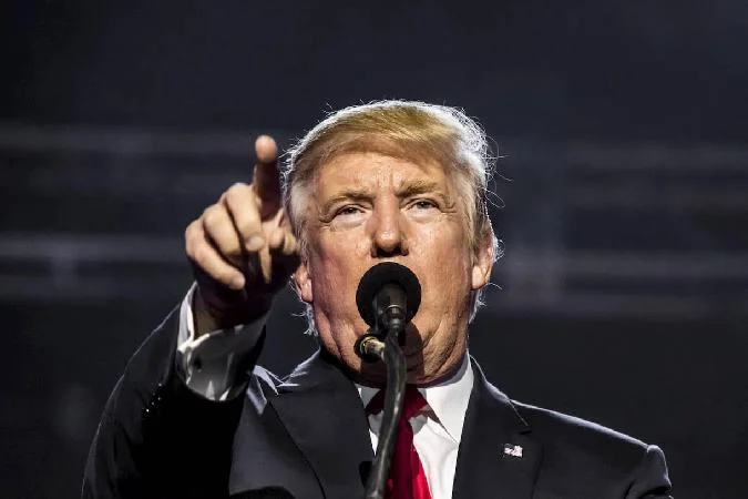 Les actifs en crypto-monnaie de lancien président américain Donald Trump cartographiés sur la blockchain publique ont connu une rare reprise au troisième trimestre 2025, bondissant de 36,6% après un début dannée difficile. . Flux