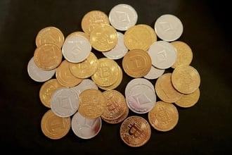 La simplification du processus de lancement des jetons a abaissé le seuil dentrée, mais la grande majorité de ces émissions nont pas réussi à obtenir une traction notable. . Ont