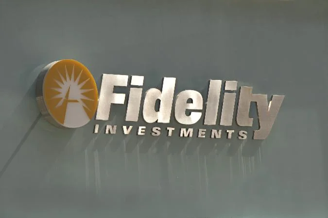 Stablecoin by Fidelity adhère à une structure de garantie pondérée. Chaque unité FIDD est garantie à un ratio de 1:1 par des dollars américains, leurs équivalents et de la dette publique américaine à court terme. Fidelity