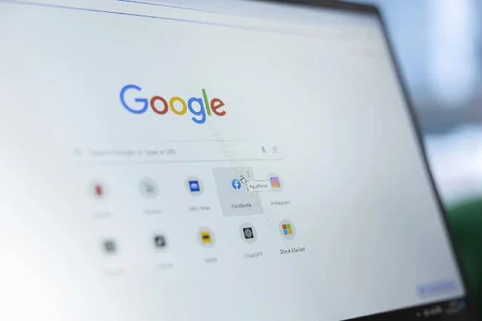 Catenaa Lundi 09 février 2026 - Alphabet cherche à lever environ 15 milliards de dollars en émettant des titres de créance de haute qualité en dollars aux États-Unis, en complétant les fonds pour financer les investissements dans lintelligence artificielle. Point