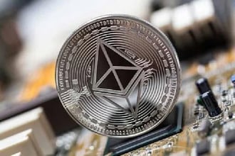 Ethereum (ETH) balinaların artan ilgisini çekiyor; büyük sahipler uzun süredir devam eden direncin üstesinden gelmek için aktif olarak stok yapıyor. . Ethereum