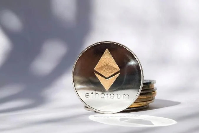 Система искусственного интеллекта прогнозирует, что 1 июня 2026 года стоимость Ethereum (ETH) может достигнуть приблизительно $2 140, поскольку криптовалюта стремится к восстановлению после недавнего падения. . Ethereum