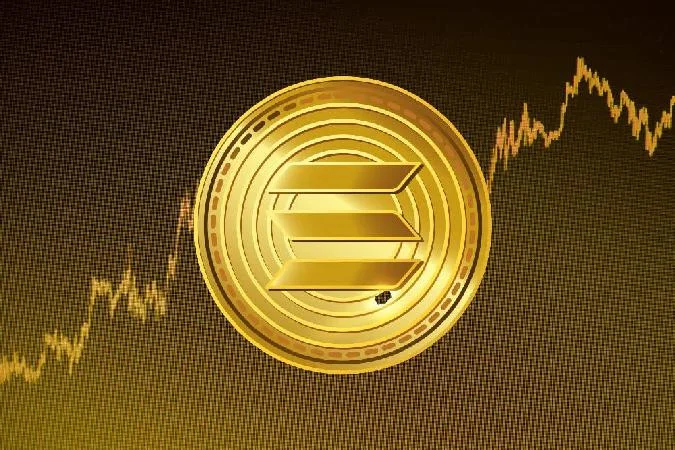 Con la reciente aprobación en EE.UU. de los fondos indexados cotizados al contado de Ethereum y Bitcoin, los expertos del mercado creen que la aprobación por parte de la SEC de productos similares en el sector de las ALCOIN es sólo cuestión de tiempo. Además, los inversores institucionales que buscan diversificar su cartera de criptodivisas tienen una gran demanda de altcoins. Solana