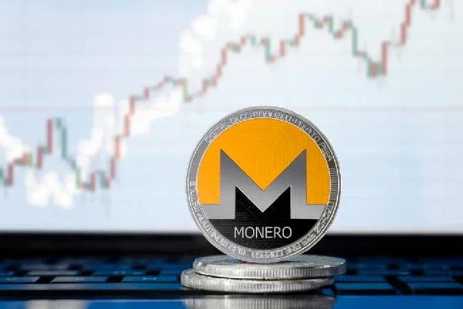 El mercado de criptomonedas está lleno de asimetrías de oportunidad y valor que los observadores experimentados pueden utilizar en su beneficio. En este sentido, la capitalización bursátil es una poderosa referencia para comparar proyectos competidores en el análisis fundamental. Monero