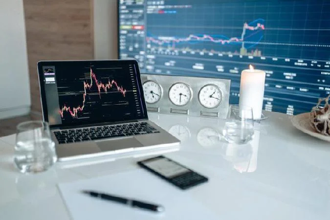 Coinbase 5 月 2 日发布的第一季度财报显示，由于过去几个月比特币（BTC）和以太坊（ETH）市场的快速增长，该公司正在蓬勃发展。然而，这些数据表明，Base 平台正显示出更大的潜力，并可能将 Coinbase 打造成去中心化金融（DeFi）领域的英伟达（NVIDIA）。. Coinbase