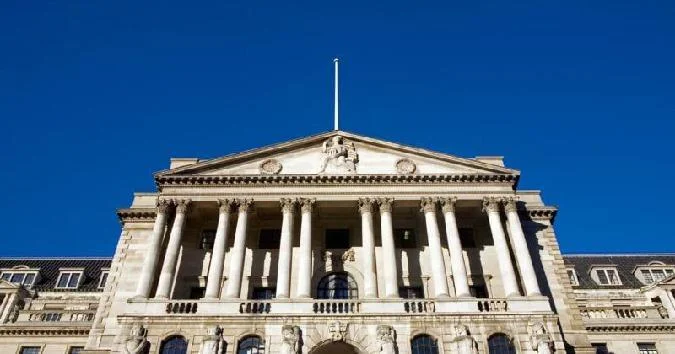 Bitcoin (BTC), der Marktkapitalisierungsführer, stieg um 10 % und stellte einen neuen Rekord auf: $76.203,. Ethereum