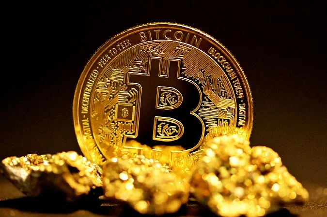 In einer heute veröffentlichten Notiz an Kunden sind die Analysten von Bernstein unter der Leitung von Gautam Chhugani zuversichtlich, dass Bitcoin schließlich Gold als zuverlässigen Sicherheitswert ersetzen wird, so die Notiz. Bitcoin