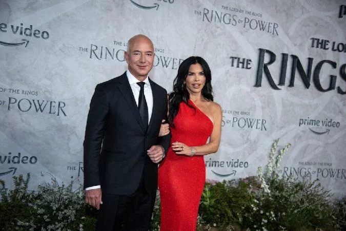 Jeff Bezos déclare que les rumeurs dun mariage à 600 millions de dollars sont absolument fausses : Elon Musk, Michael Saylor et Bill Ackman réagissent . Ont