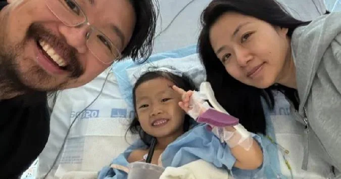 Mira, une petite fille de quatre ans qui se bat contre une tumeur cérébrale rare et qui a une force incroyable, a touché le cœur de la communauté des crypto-monnaies. Pour soutenir Mira et son combat, un négociant en cryptomonnaies a créé un jeton Solana nommé en son honneur, dont la valeur marchande a dépassé les 80 millions de dollars cinq heures seulement après son lancement. Solana