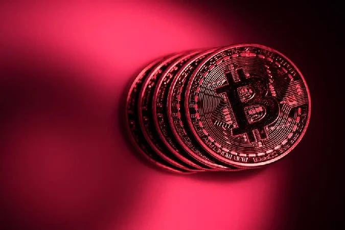 Cette cryptocurrency majeure se négocie actuellement à 99 640 $, en baisse de 2,4% au cours des dernières 24 heures. Cela reflète une baisse de 5,1 % au cours de la semaine écoulée. Bitcoin