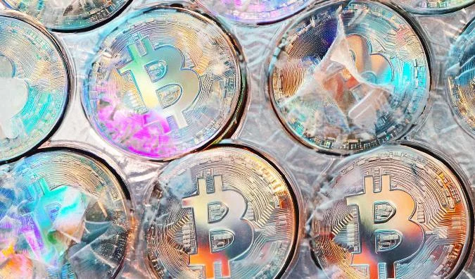 Bankengigant Barclays besitzt Bitcoin-Fonds von BlackRock im Wert von 136.834.631 $ - The Daily Hodl Der multinationale Bankengigant Barclays besitzt BlackRocks iShares Bitcoin ETF (iShares Bitcoin ETF) im Wert von etwa 137 Millionen $. Bitcoin