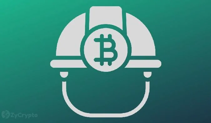 000 Dollar erhalten. Am Freitag erhielt ein unbekannter Miner eine Belohnung von 266.000 Dollar für die Lösung eines Blocks von 888.737.  Daten von mempool.space zeigen, dass diese Belohnung 3,125 Bitcoin für das Mining und weitere 0,032 BTC aus Transaktionsgebühren umfasst.  Der aktuelle Bitcoin-Preis liegt bei 84.200 $ pro Münze, was eine Belohnung von rund 266.000 $ ergibt. Bitcoin