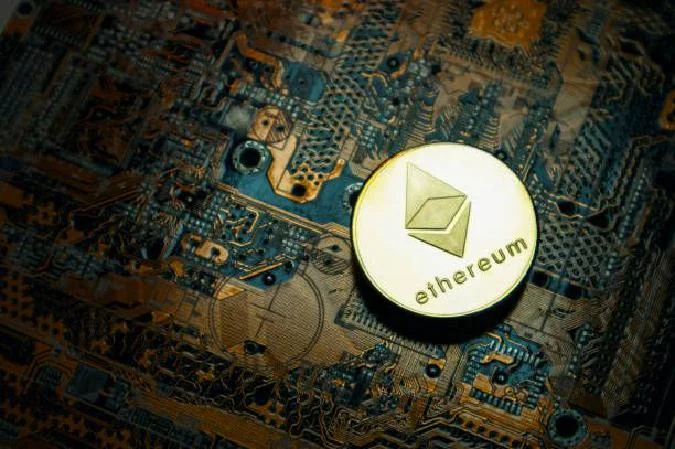 ETH fiyatı birkaç gündür bir koridorda seyrediyor, ancak kurumsal oyunculardan gelen talep artıyor. Glassnode verileri, geçen hafta 106.000 ETHnin spot Ether borsa yatırım fonlarına aktığını ve pozitif girişlerle art arda yedinci haftayı işaret ettiğini gösteriyor. . Eth