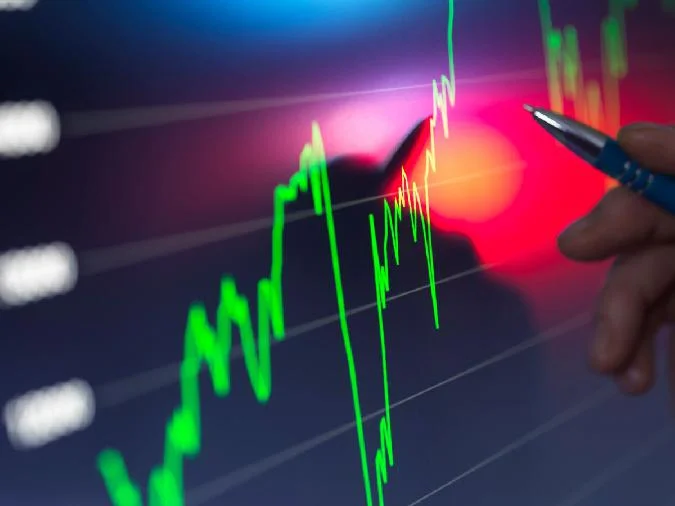 Se você tem seguido o mercado de criptografia ultimamente, ele não tem sido particularmente animado. O setor tem estado calmo e as principais moedas têm testado os nervos até mesmo dos investidores mais experientes. Mas os veteranos do mercado de ativos digitais sabem que uma calmaria é frequentemente precedida por algo significativo. O . Uma