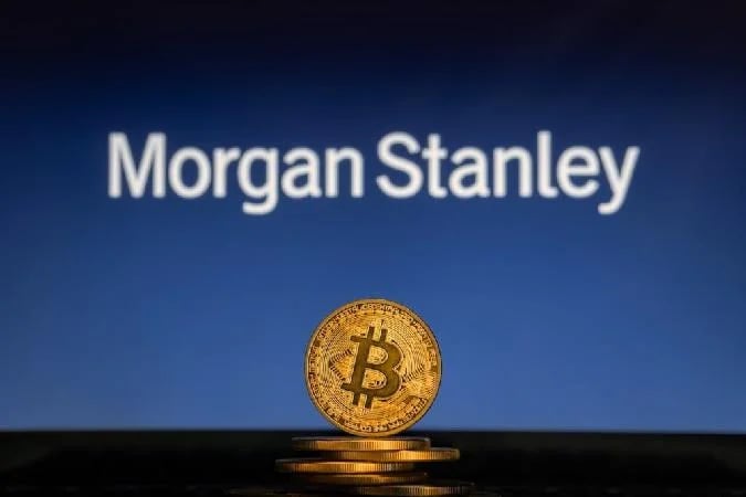 Die Fonds Morgan Stanley Ethereum Trust (NYSE:MSSE) und Morgan Stanley Solana Trust (NYSE:MSOL) starteten am Dienstag an der NYSE Arca mit einer Verwaltungsgebühr von 0,14 % . Wie der Bloomberg-ETF-Analyst Eric Balchunas feststellte, liegen sie damit in beiden Kategorien vor allen derzeitigen Konkurrenten. . Bitcoin